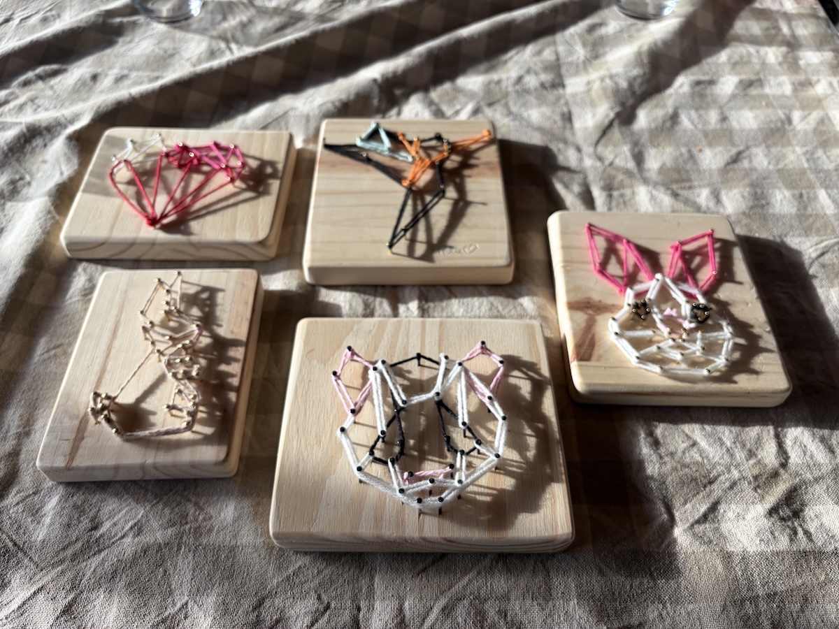Création string art réalisée lors d'un atelier enfants - L'Atelier Fachines